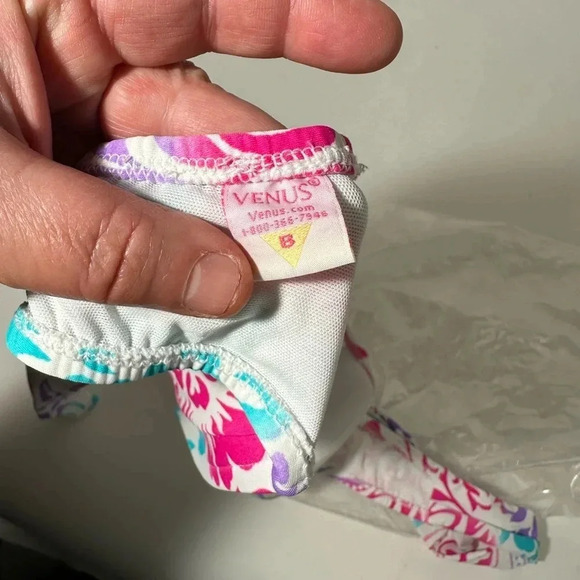 Venus Bikini Top - Picture 2 of 3